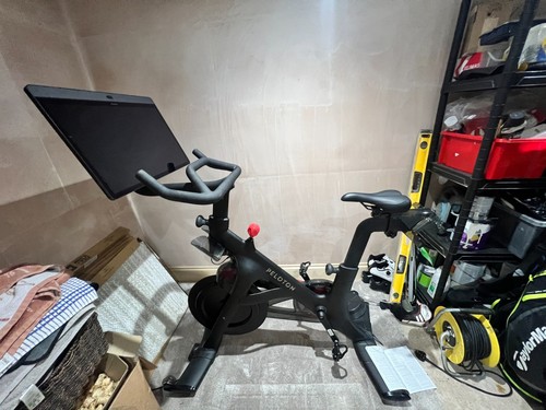 Peloton exercise bike - peloton,